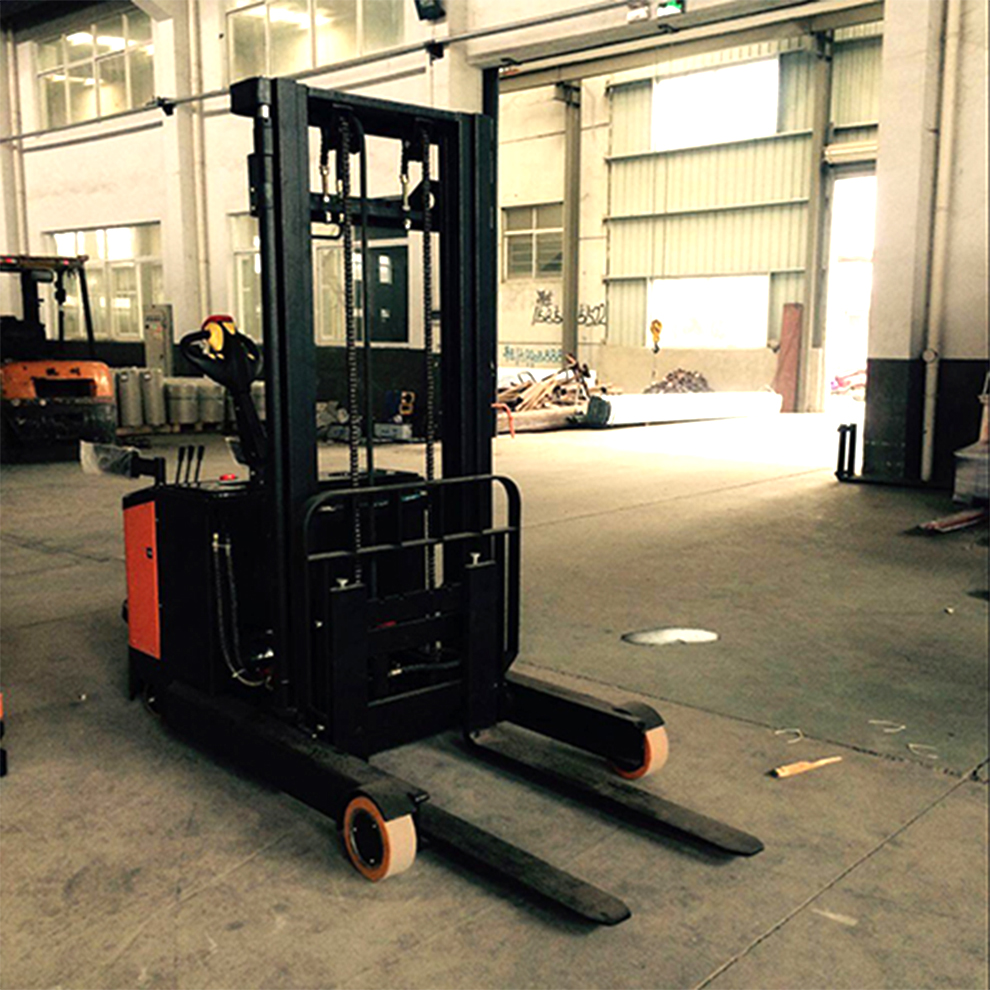 CQD-P reach stacker